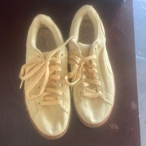 Puma Shoes - yellow - size 6.5
